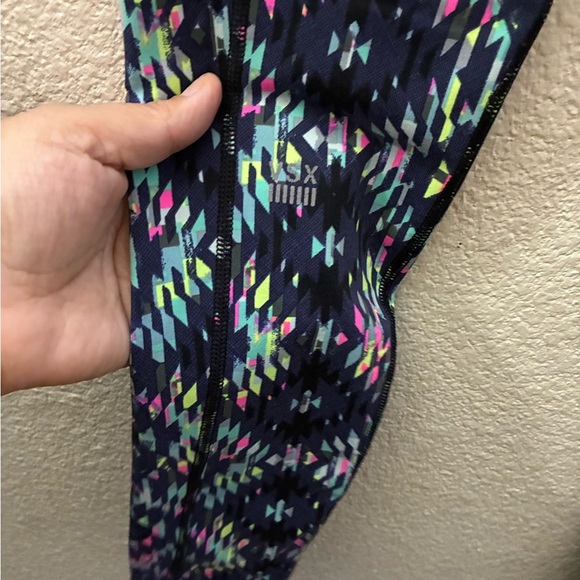 Victoria's Secret Multicolor Tribal Aztec Print
Knockout Tight Leggings XS - Picture 10 of 14
